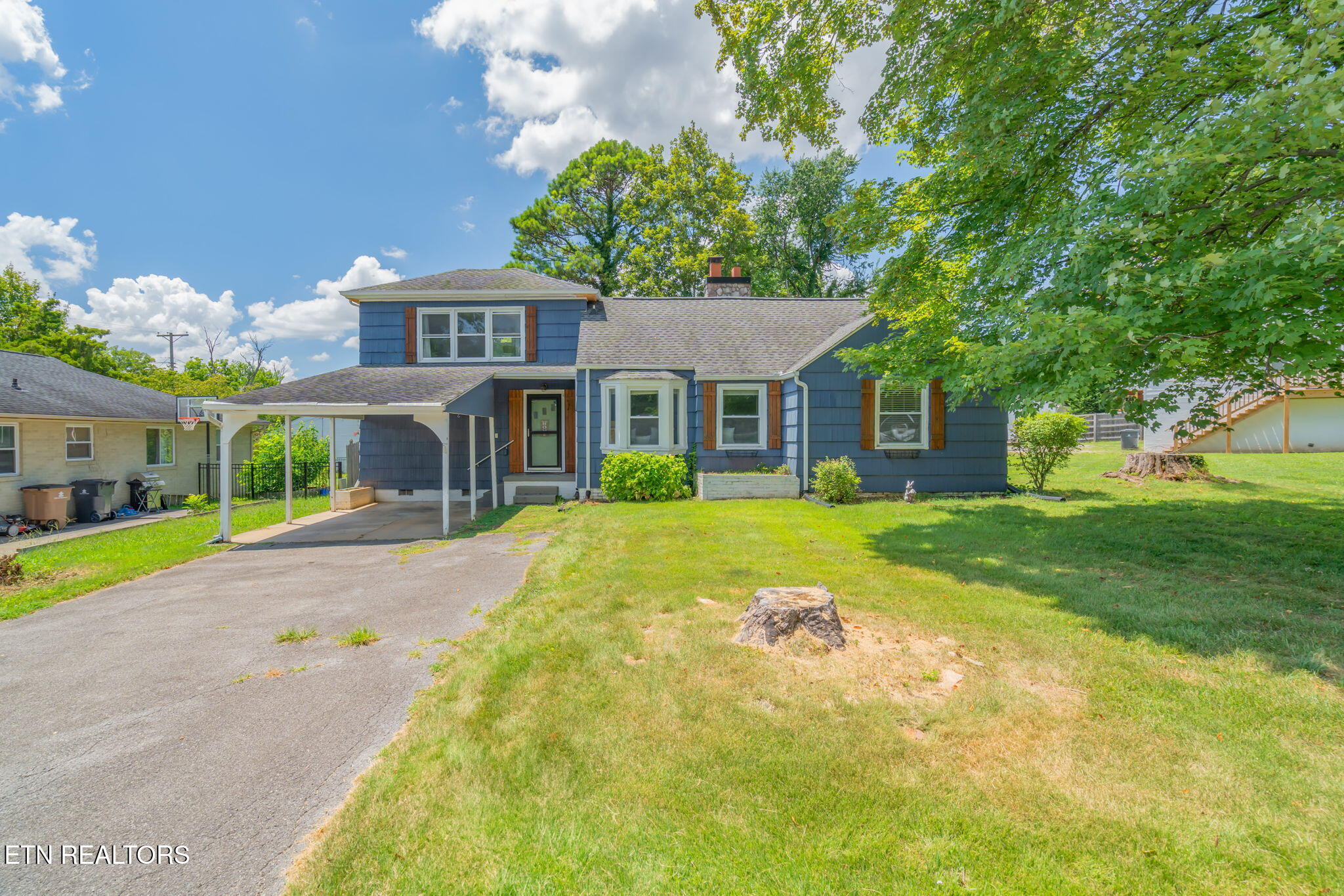4907 Oakview Road Knoxville, TN 37918 - Photo 1 of 44 1-web-or-mls-4907 Oakview Road-2