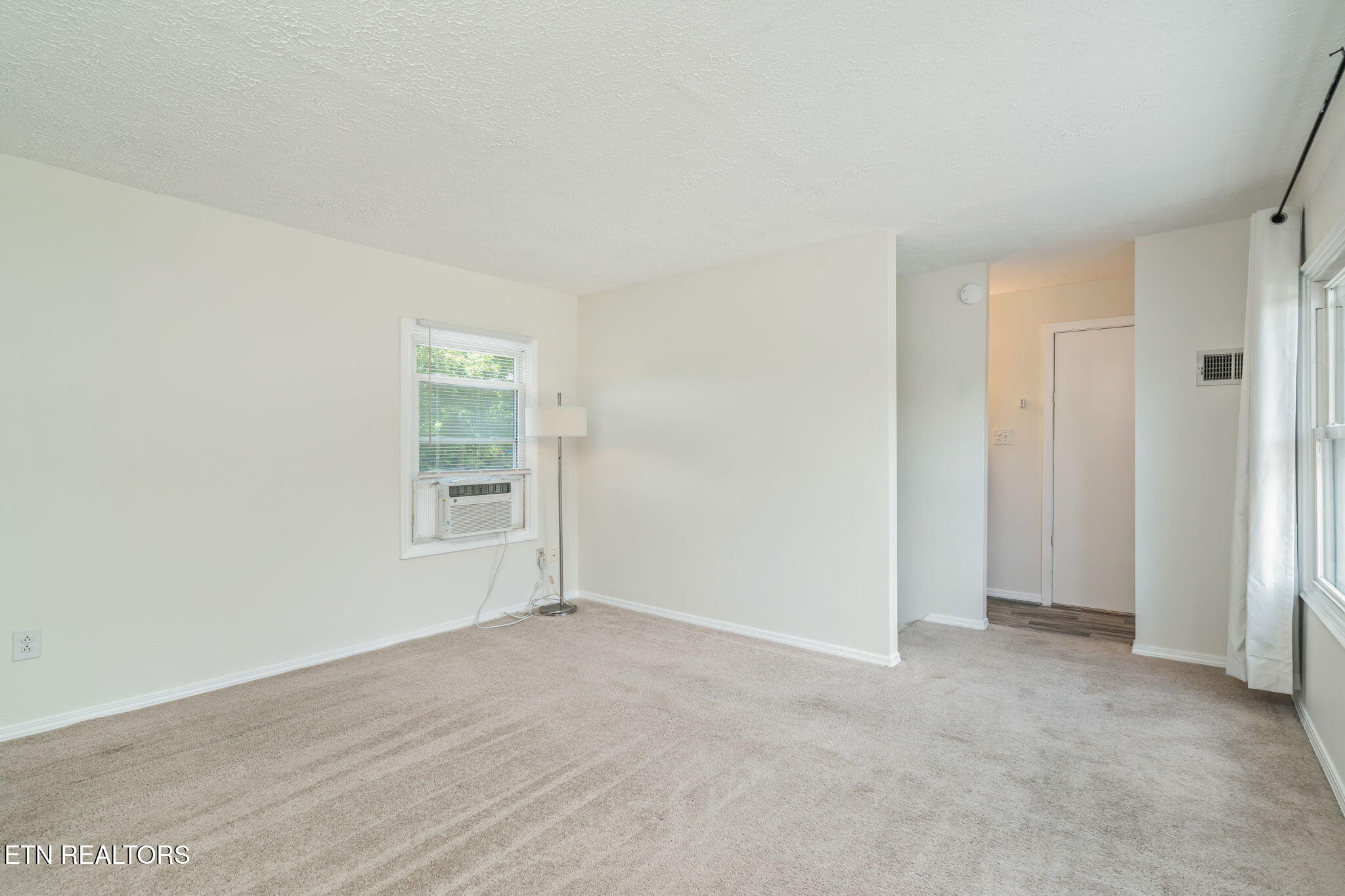 4907 Oakview Road Knoxville, TN 37918 - Photo 30 of 44 33-web-or-mls-4907 Oakview Road-34