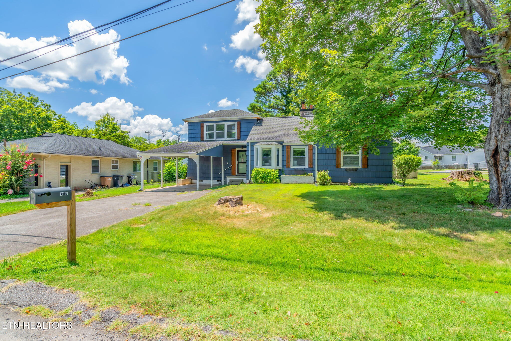 4907 Oakview Road Knoxville, TN 37918 - Photo 3 of 44 5-web-or-mls-4907 Oakview Road-6