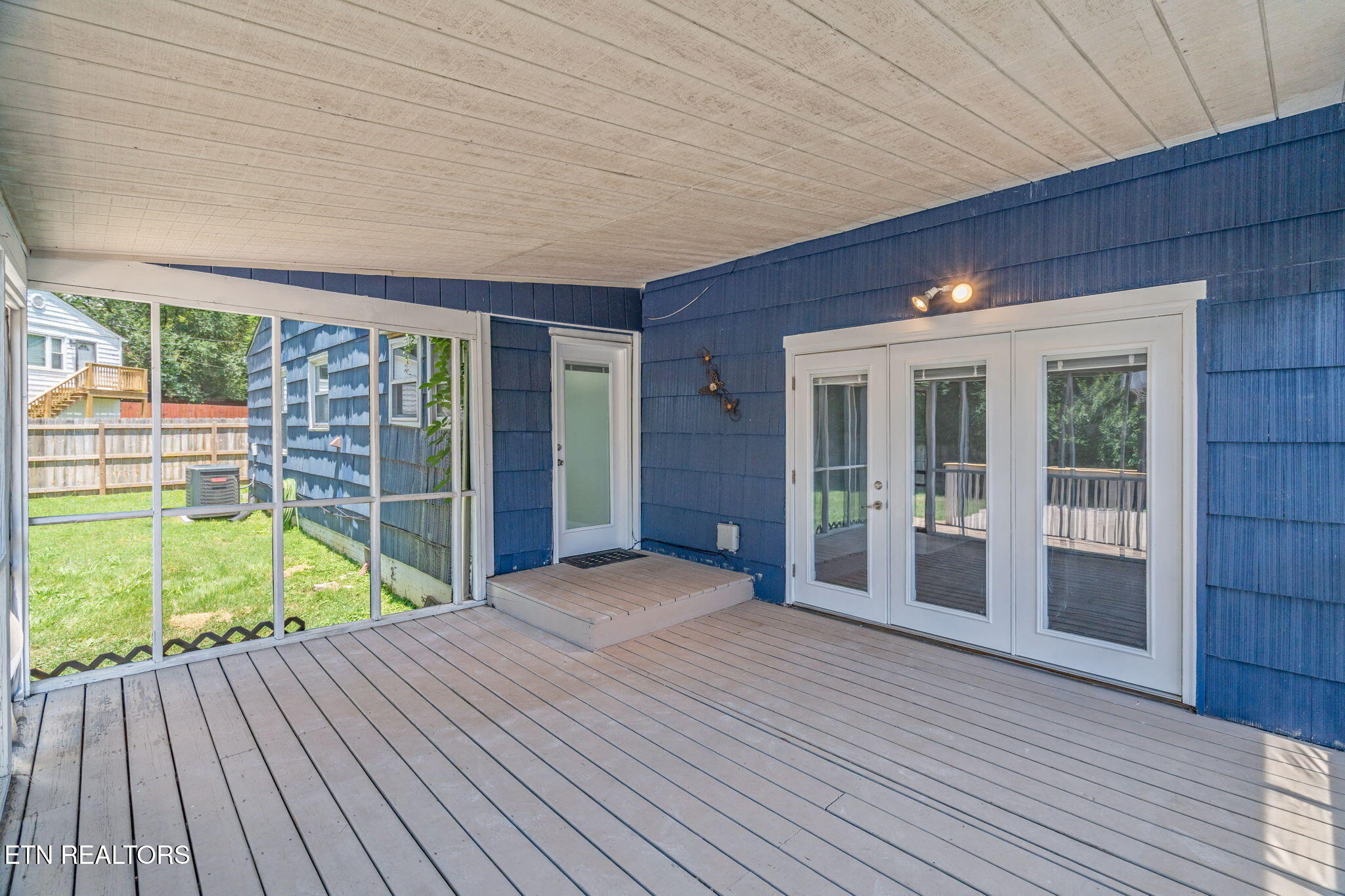 4907 Oakview Road Knoxville, TN 37918 - Photo 33 of 44 37-web-or-mls-4907 Oakview Road-38