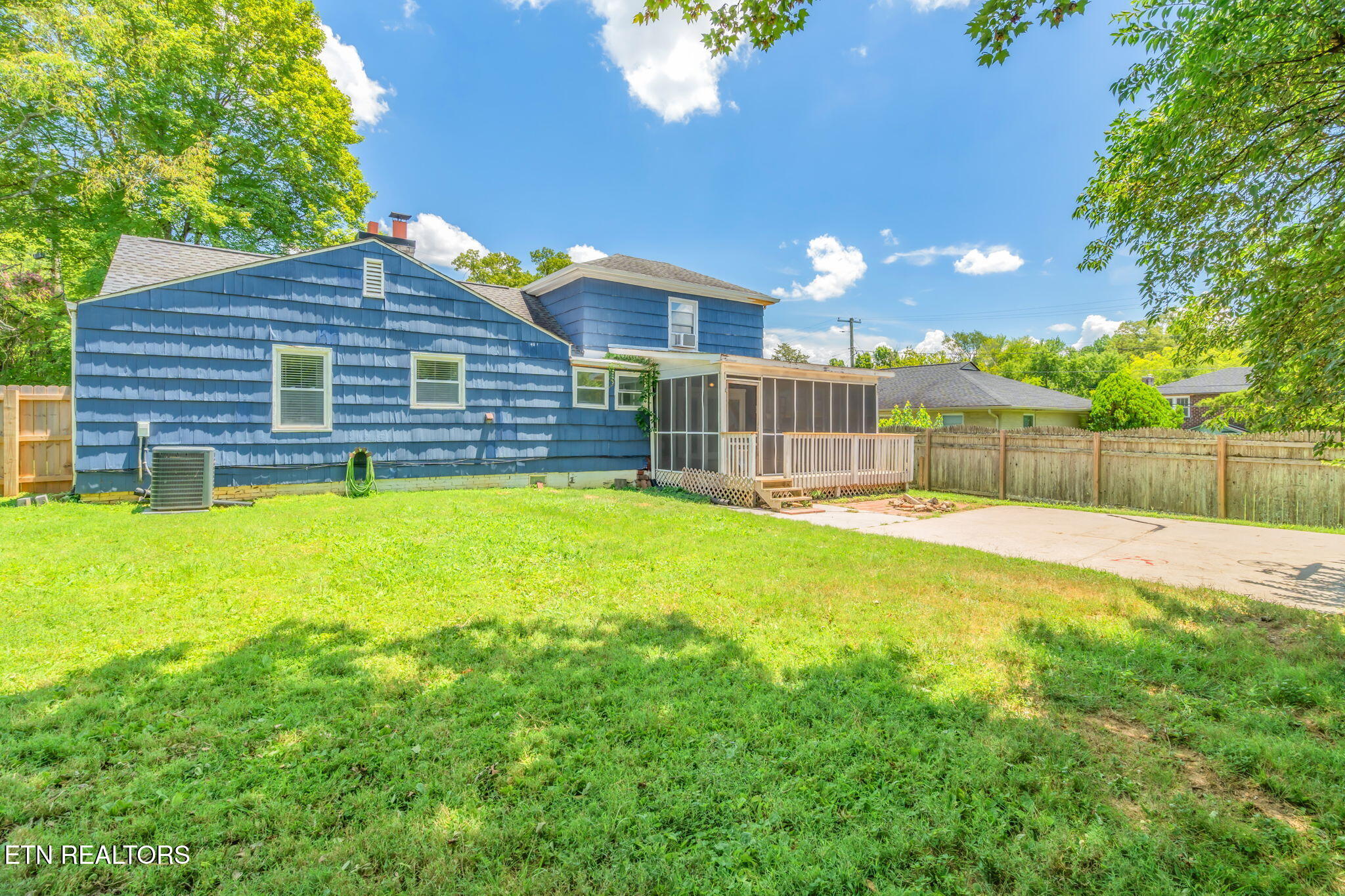 4907 Oakview Road Knoxville, TN 37918 - Photo 34 of 44 43-web-or-mls-4907 Oakview Road-44