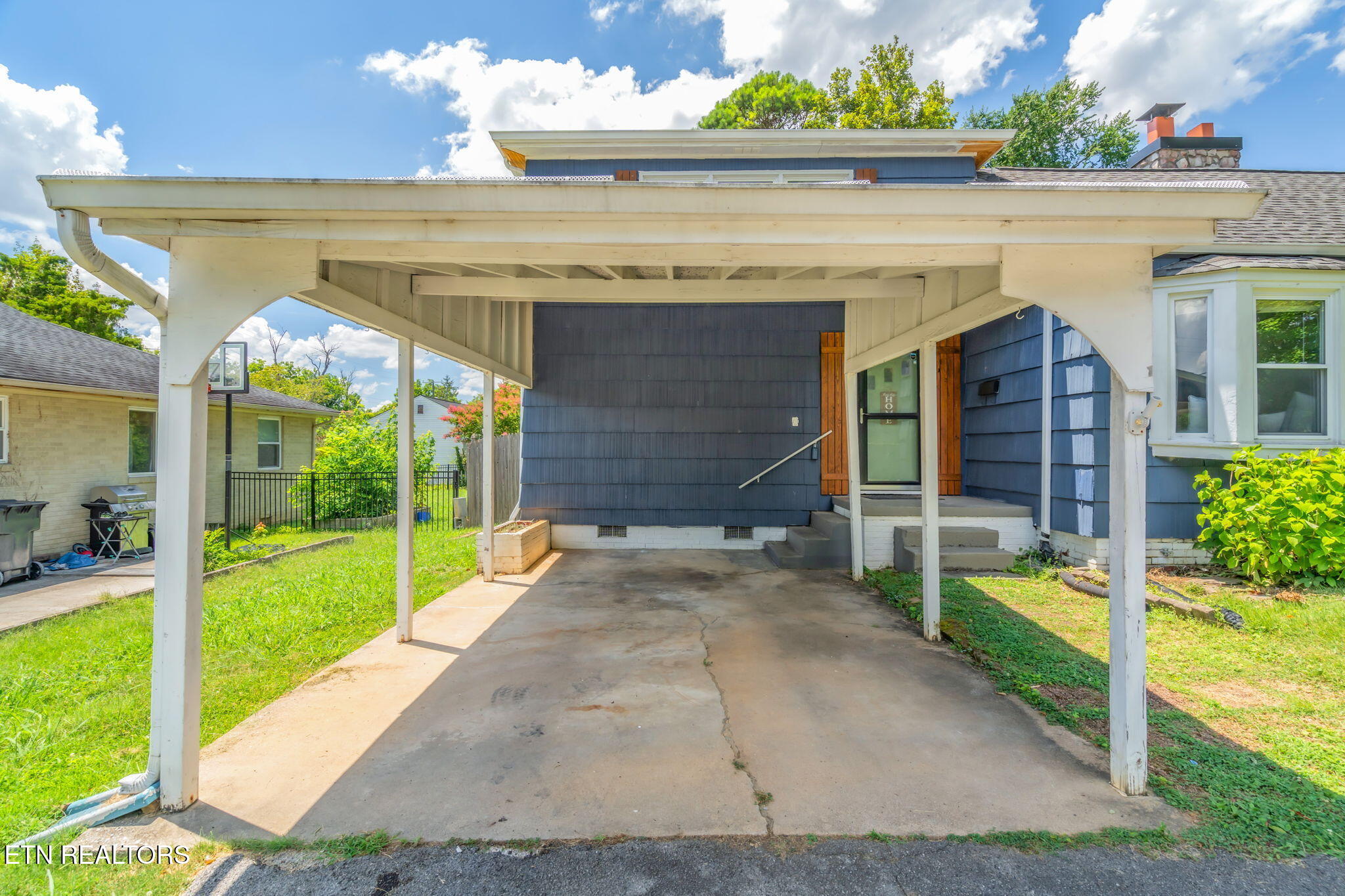 4907 Oakview Road Knoxville, TN 37918 - Photo 41 of 44 8-web-or-mls-4907 Oakview Road-9