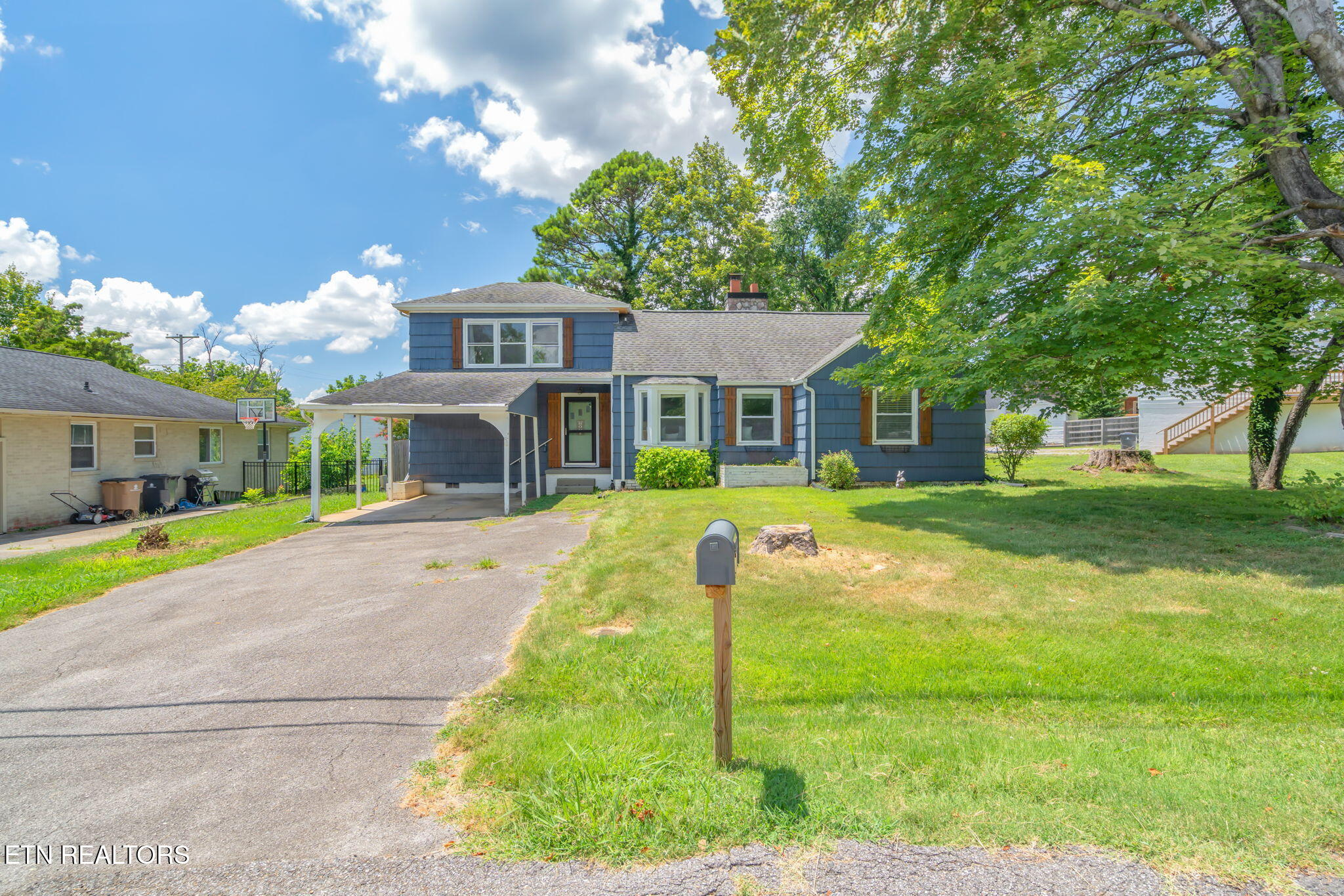 4907 Oakview Road Knoxville, TN 37918 - Photo 43 of 44 6-web-or-mls-4907 Oakview Road-7