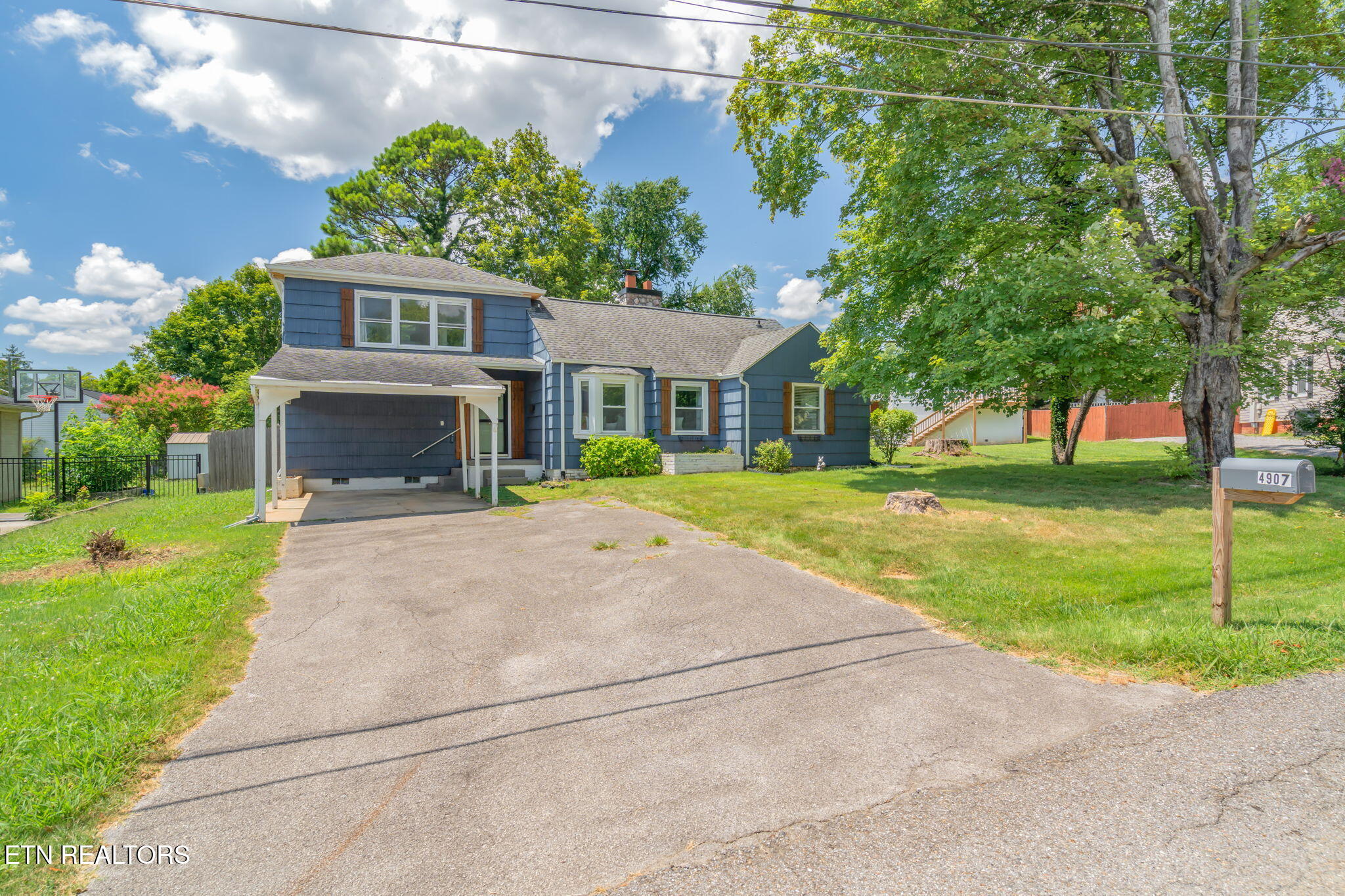 4907 Oakview Road Knoxville, TN 37918 - Photo 44 of 44 7-web-or-mls-4907 Oakview Road-8