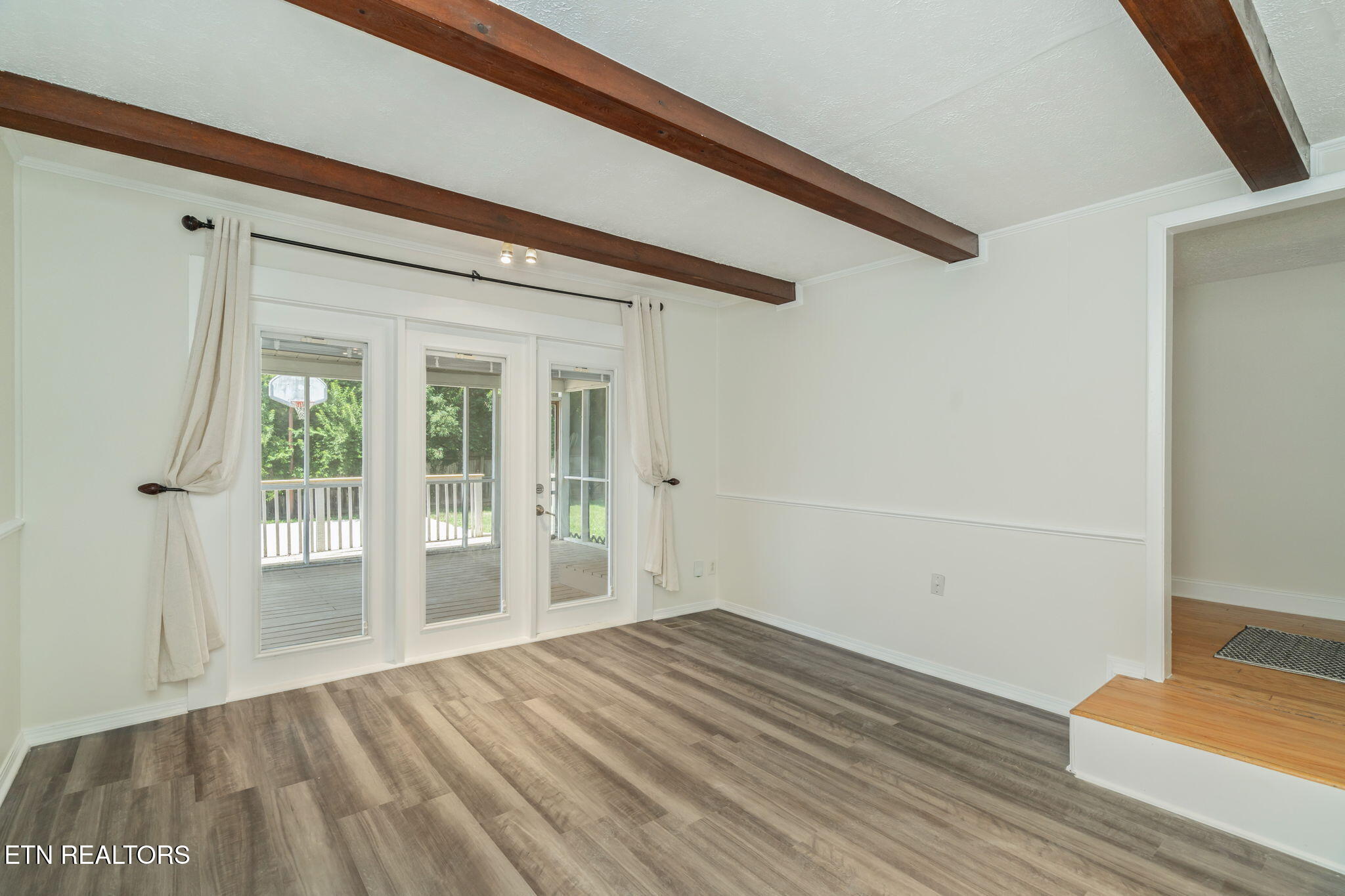 4907 Oakview Road Knoxville, TN 37918 - Photo 7 of 44 12-web-or-mls-4907 Oakview Road-13