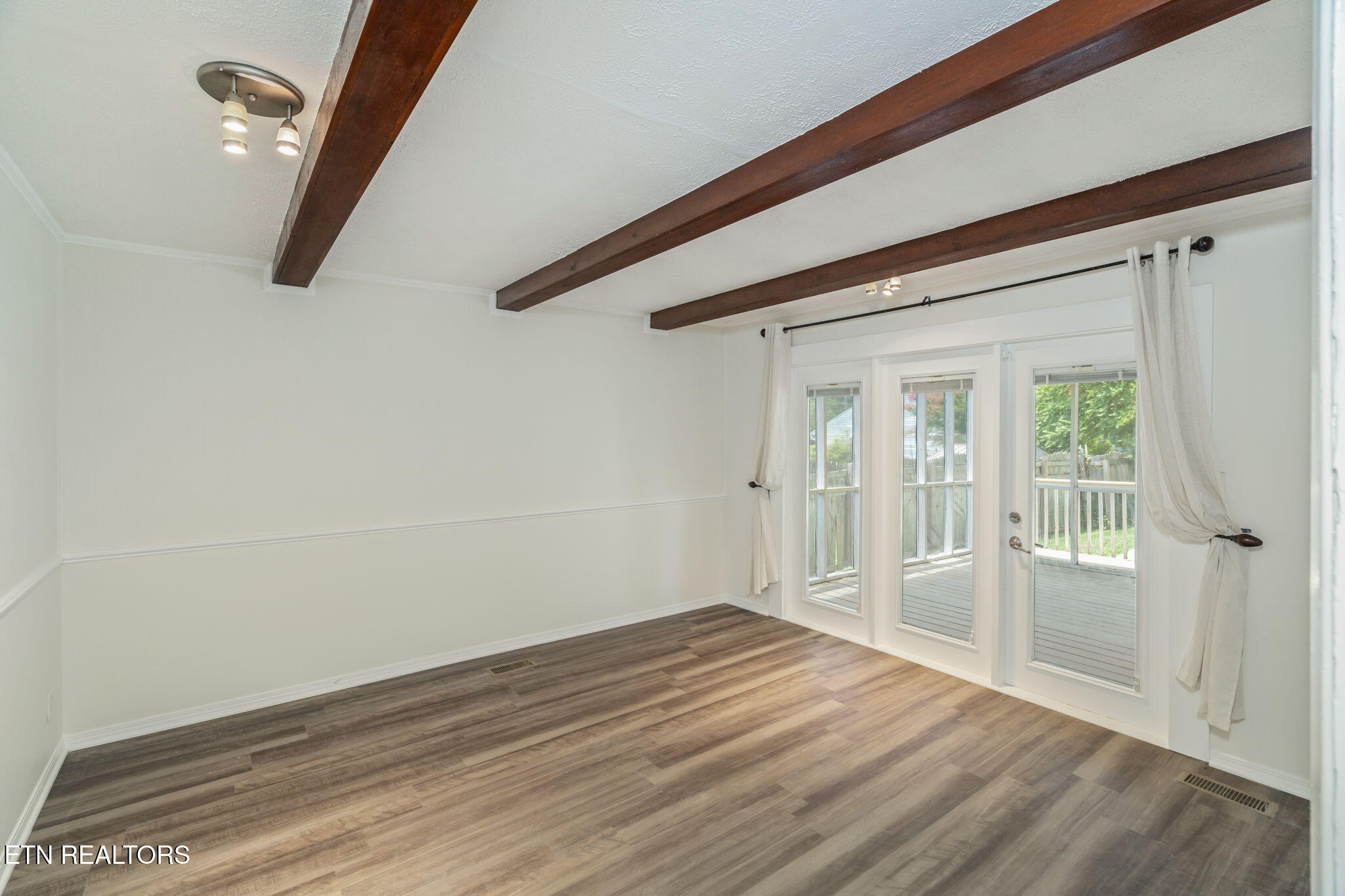 4907 Oakview Road Knoxville, TN 37918 - Photo 8 of 44 11-web-or-mls-4907 Oakview Road-12