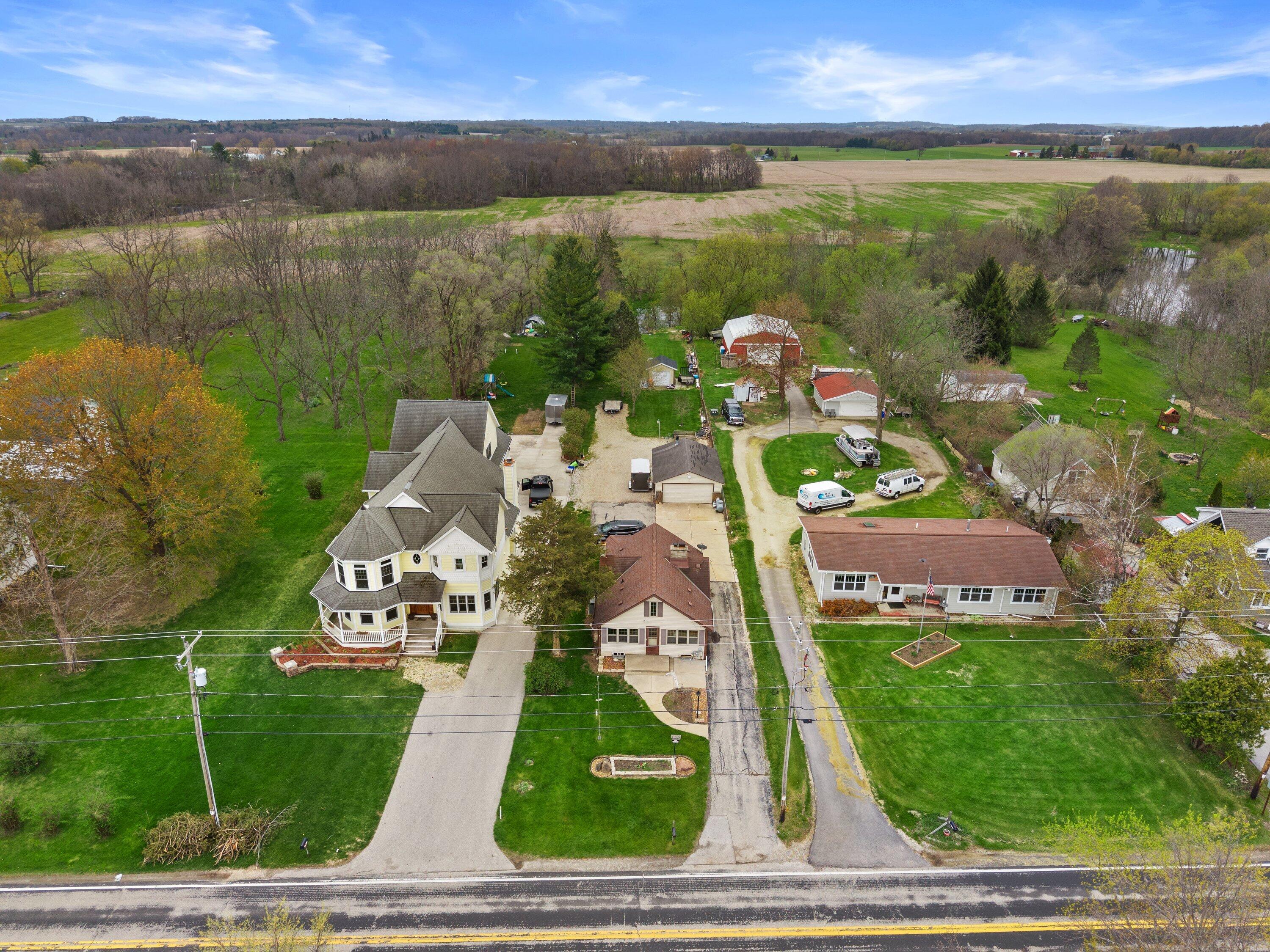 N95-w26705 County Rd Q Hartland, WI 53029 - Photo 44 of 55 DJI_20260430144748_0394_D