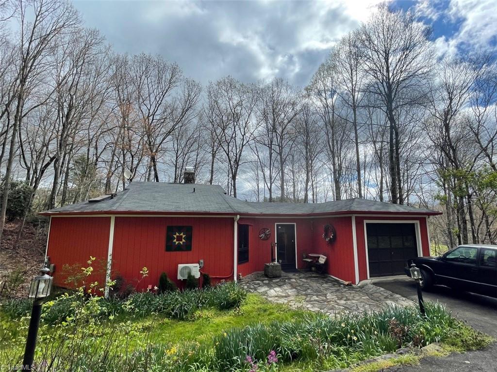360 Quail Hollow Road Jefferson, NC 28640 - Photo 4 of 41 Gallery Image 4