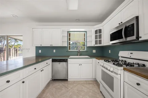 $599,999 | 9162 Southwest 213th Lane, Cutler Bay, FL 33189