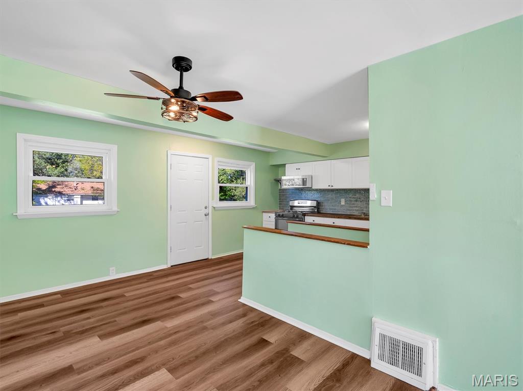 437 Lancashire Road St. Louis, MO 63137 - Photo 6 of 20 Gallery Image 6