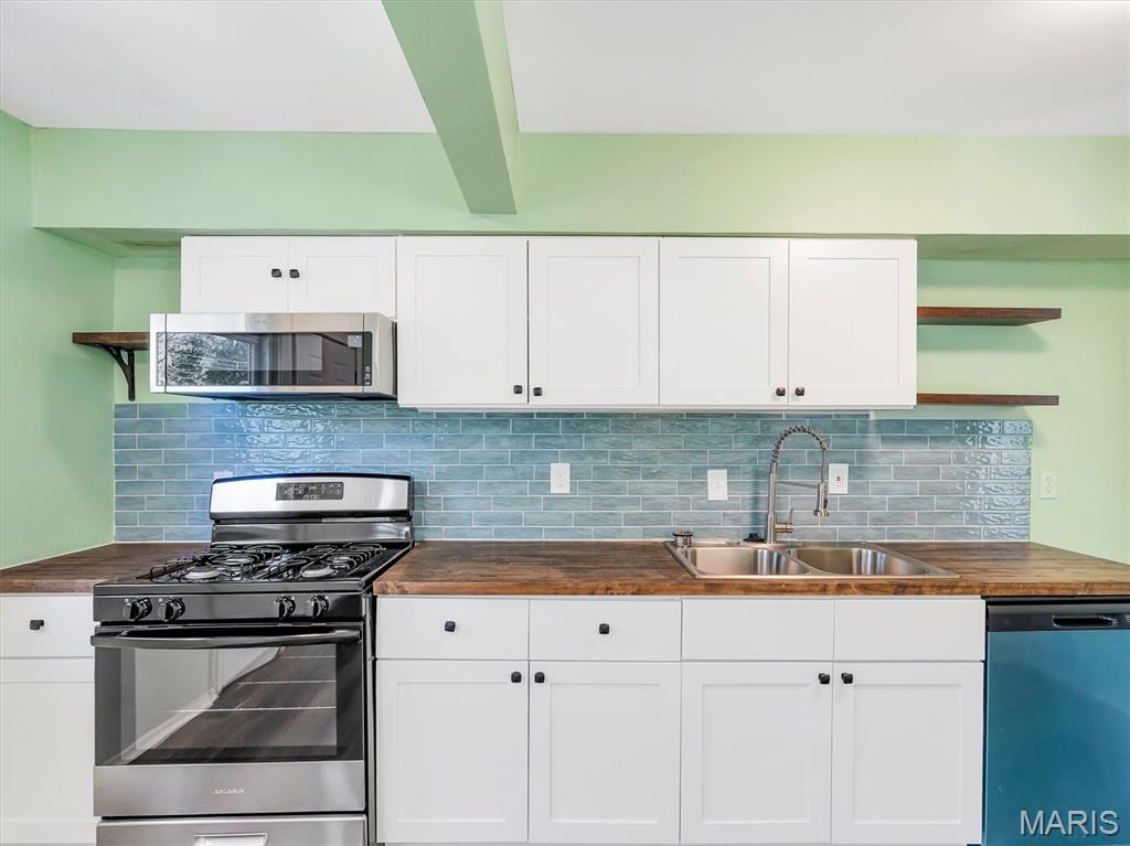437 Lancashire Road St. Louis, MO 63137 - Photo 8 of 20 Gallery Image 8