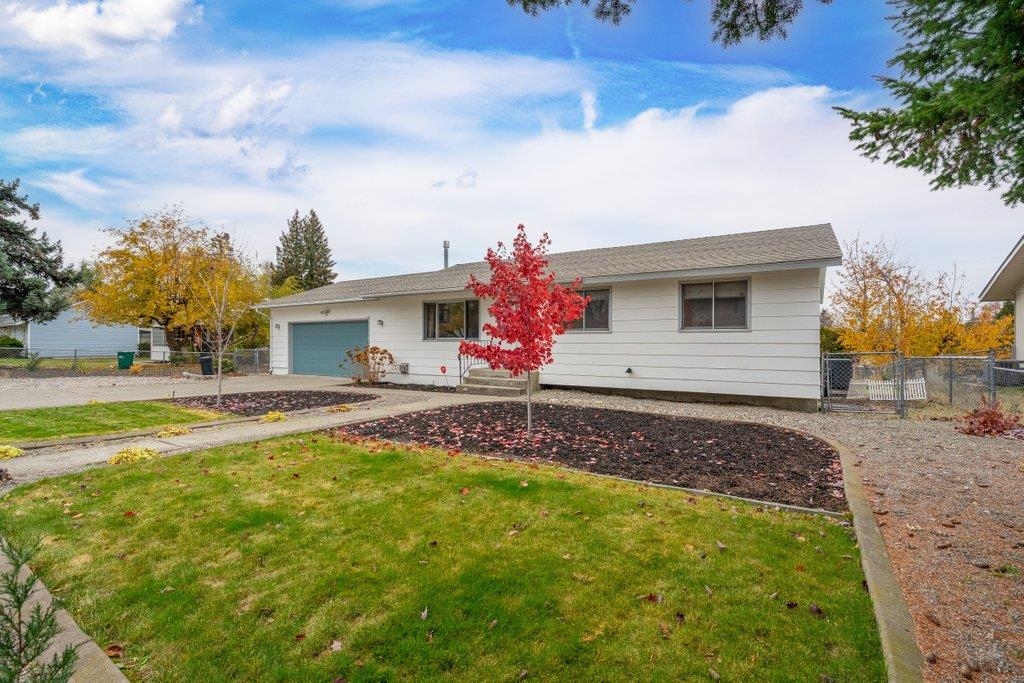 11217 East 11th Avenue Spokane Valley, WA 99206 - Photo 3 of 36