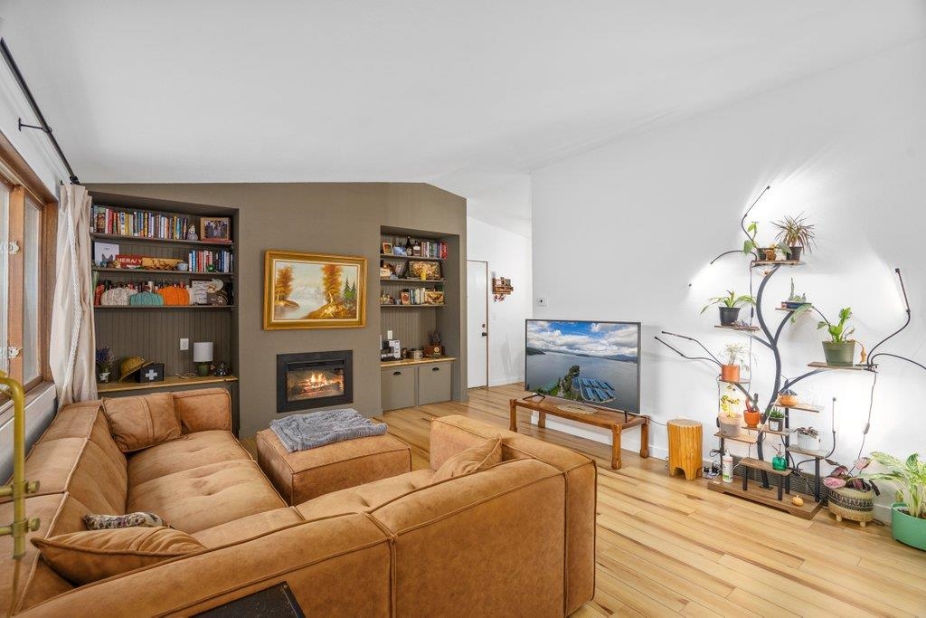 11217 East 11th Avenue Spokane Valley, WA 99206 - Photo 4 of 36