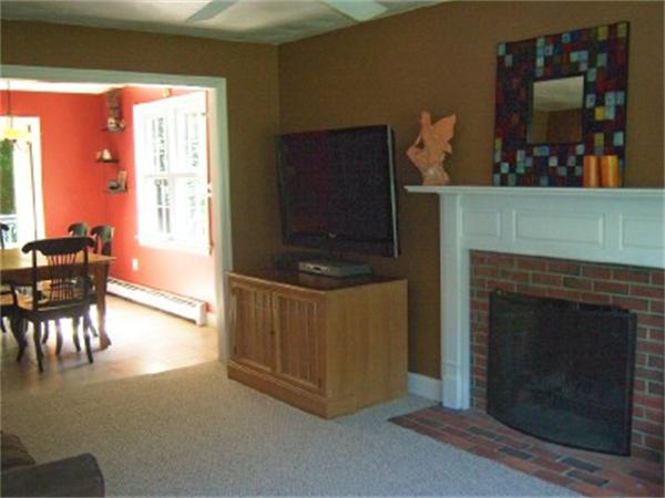 7 Stuart Road Sterling, MA 01564 - Photo 9 of 30 Gallery Image 9