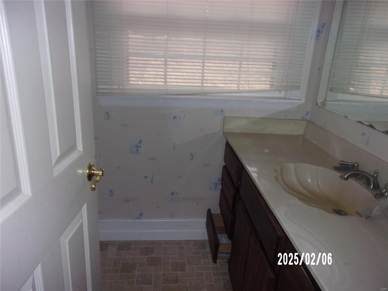 3949 Dunn Road Hazelwood, MO 63042 - Photo 6 of 14