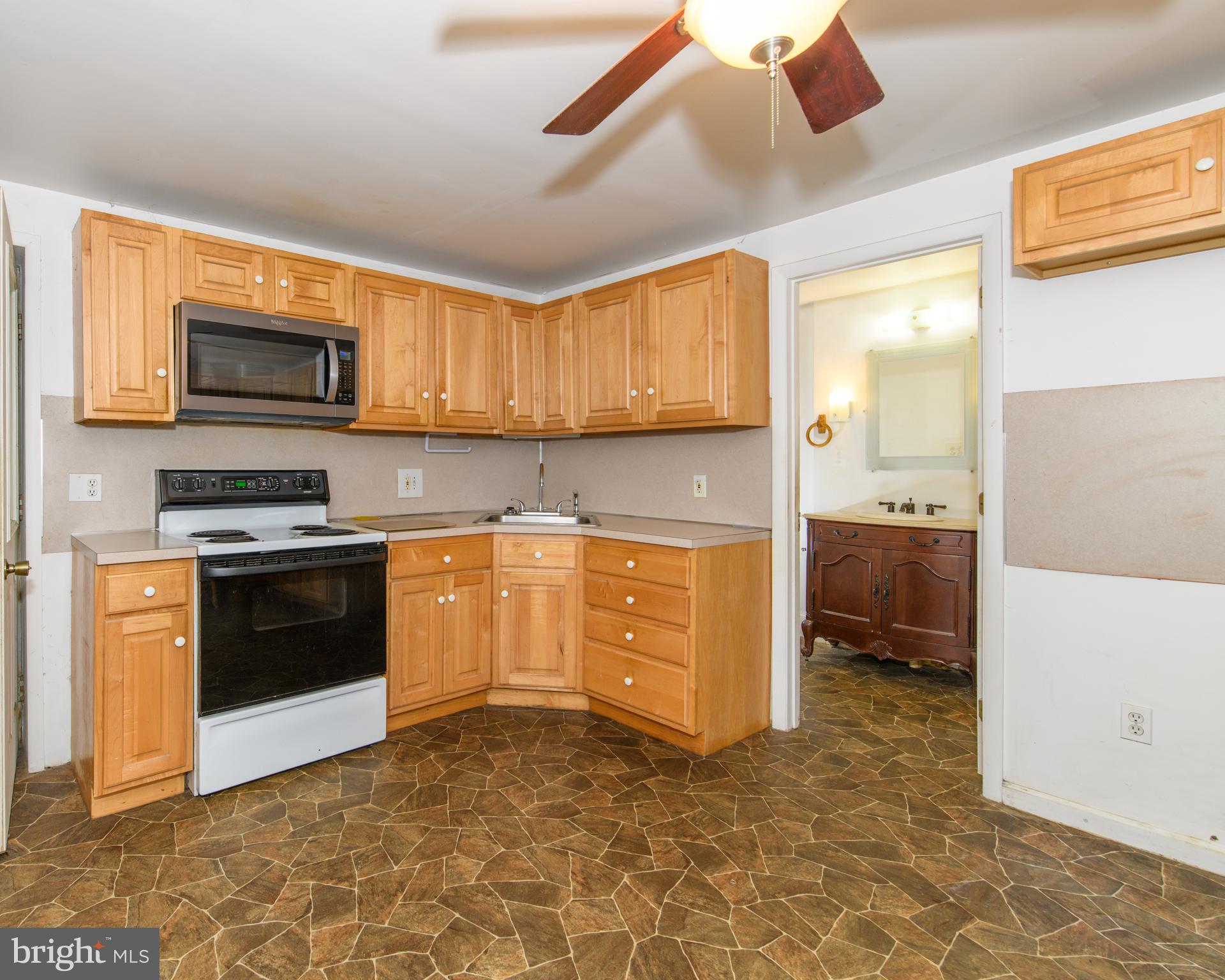 7921 Corning Road Zionsville, PA 18092 - Photo 9 of 50 Gallery Image 9