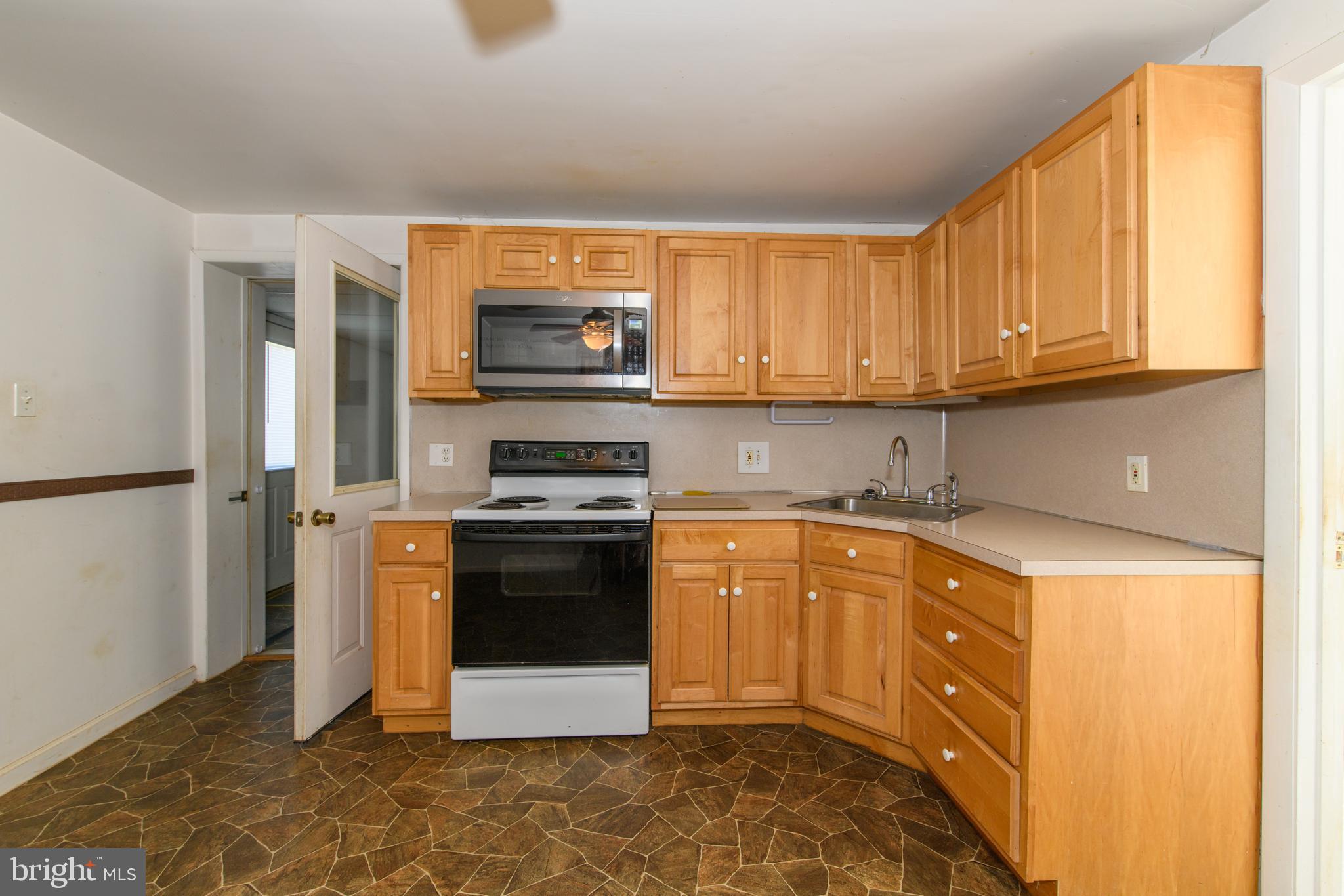 7921 Corning Road Zionsville, PA 18092 - Photo 10 of 50 Gallery Image 10
