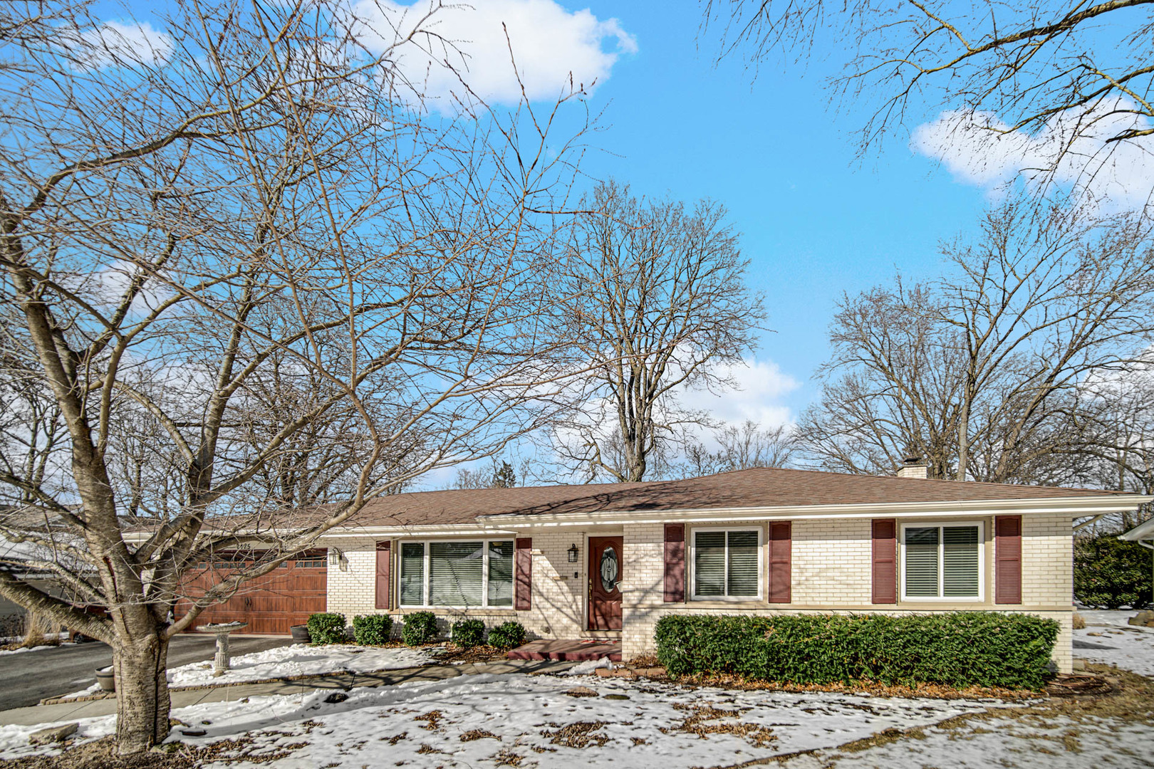 2425 Suffolk Lane Joliet, IL 60433 - Photo 3 of 24 a front view of a house with a yard