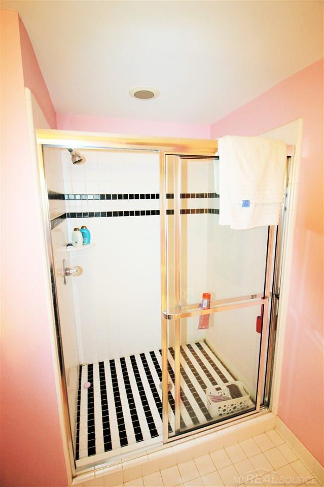 1177 Devonshire Road Grosse Pointe, MI 48230 - Photo 58 of 78 50018564-60.JPG