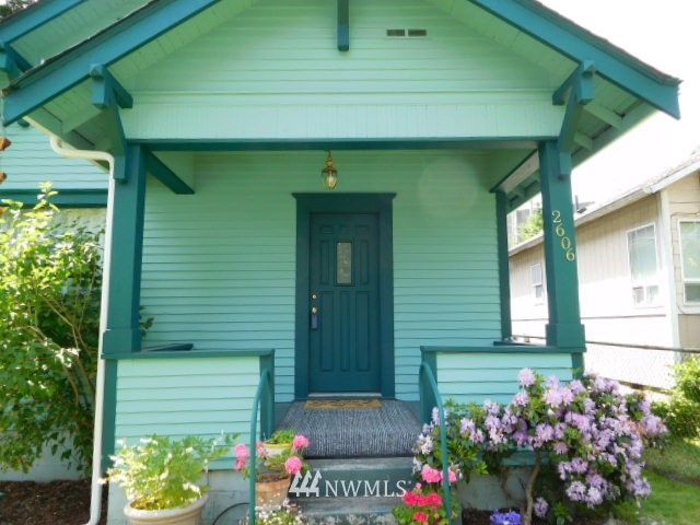 2606 Summit Avenue Everett, WA 98201 - Photo 3 of 21