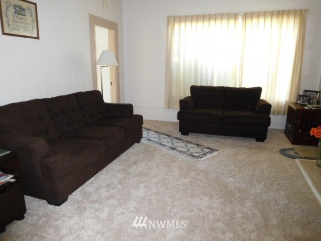 2606 Summit Avenue Everett, WA 98201 - Photo 4 of 21