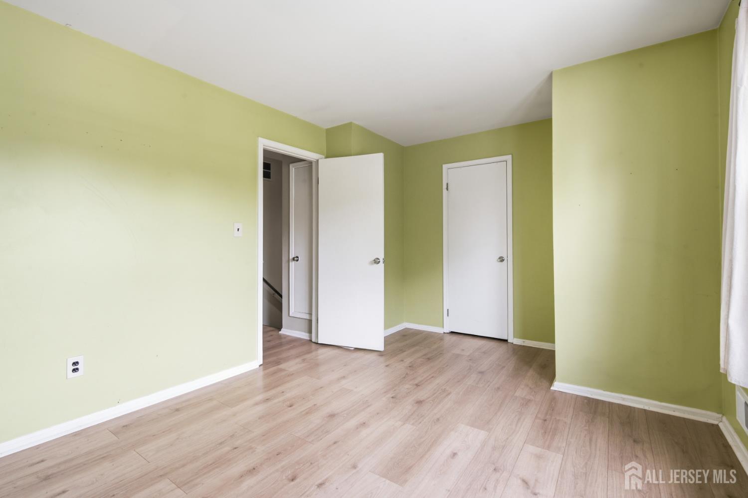 51 Pheasant Run Edison, NJ 08820 - Photo 12 of 25 Gallery Image 12