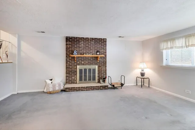 $405,000 | 1046 Martingale Drive, Bartlett, IL 60103