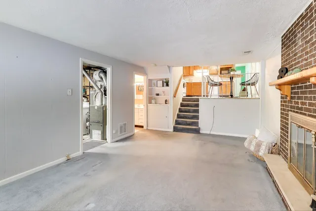 $405,000 | 1046 Martingale Drive, Bartlett, IL 60103