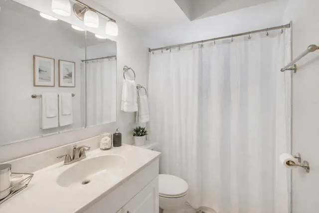 $399,900 | 1046 Martingale Drive, Bartlett, IL 60103