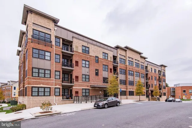 $2,850 | 9523 Bastille Street, Unit 1404, Fairfax, VA 22031