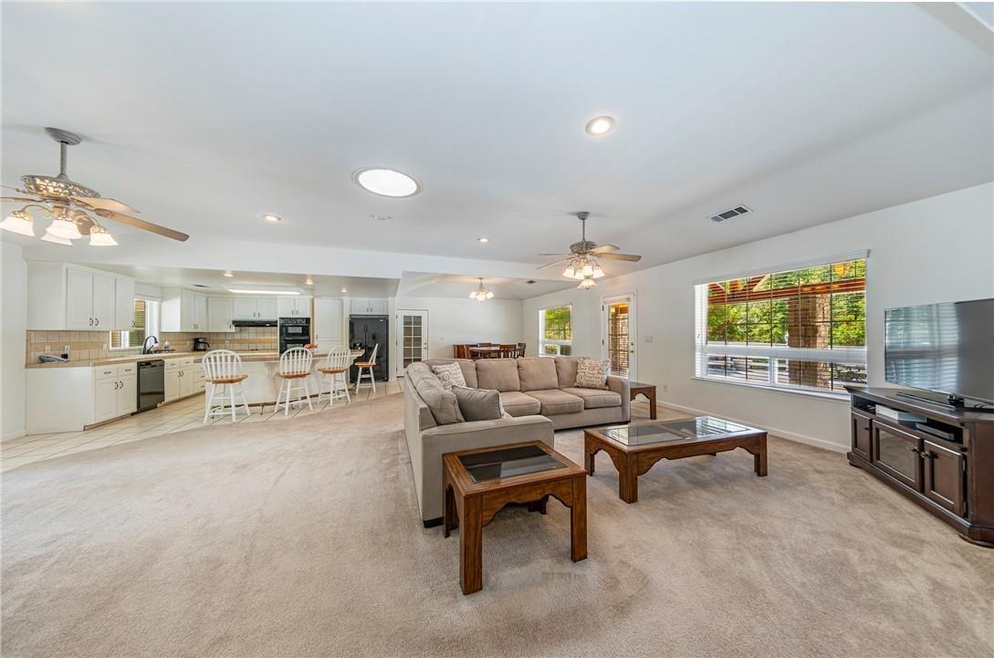 52040 Pettitt Road Oakhurst, CA 93644 - Photo 8 of 67 Gallery Image 8