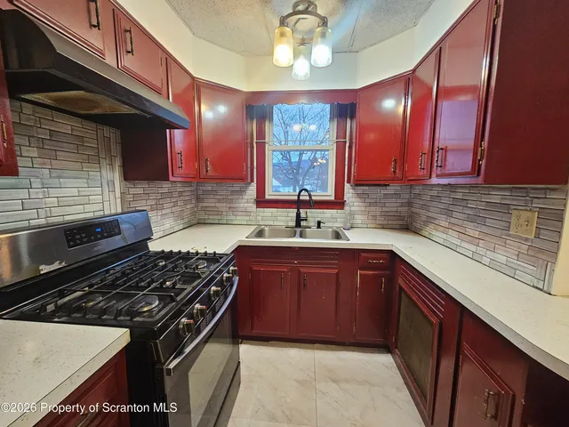 $1,550 | 423 West Lackawanna Avenue, Unit 1, Olyphant, PA 18447