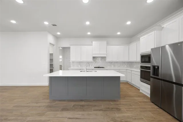 $2,400 | 123 Plumbago Loop, Bastrop, TX 78602