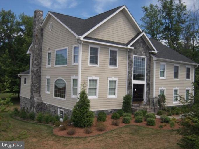 1318 Beulah Road Vienna, VA 22182 - Photo 1 of 29 Exterior (Main)