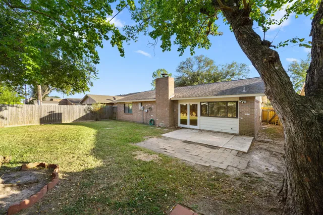 $1,825 | 16610 Carbridge Drive, Houston, TX 77084