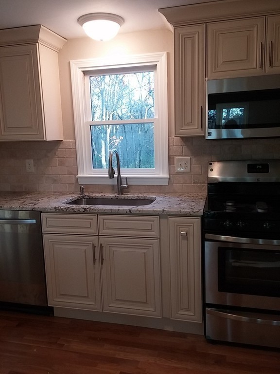 97 Scribner Road Tyngsborough, MA 01879 - Photo 8 of 26 Gallery Image 8