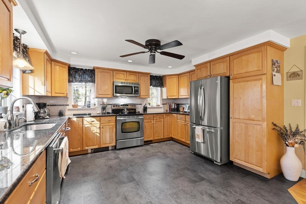 11 Merrills Way Rowley, MA 01969 - Photo 21 of 38 Gallery Image 21