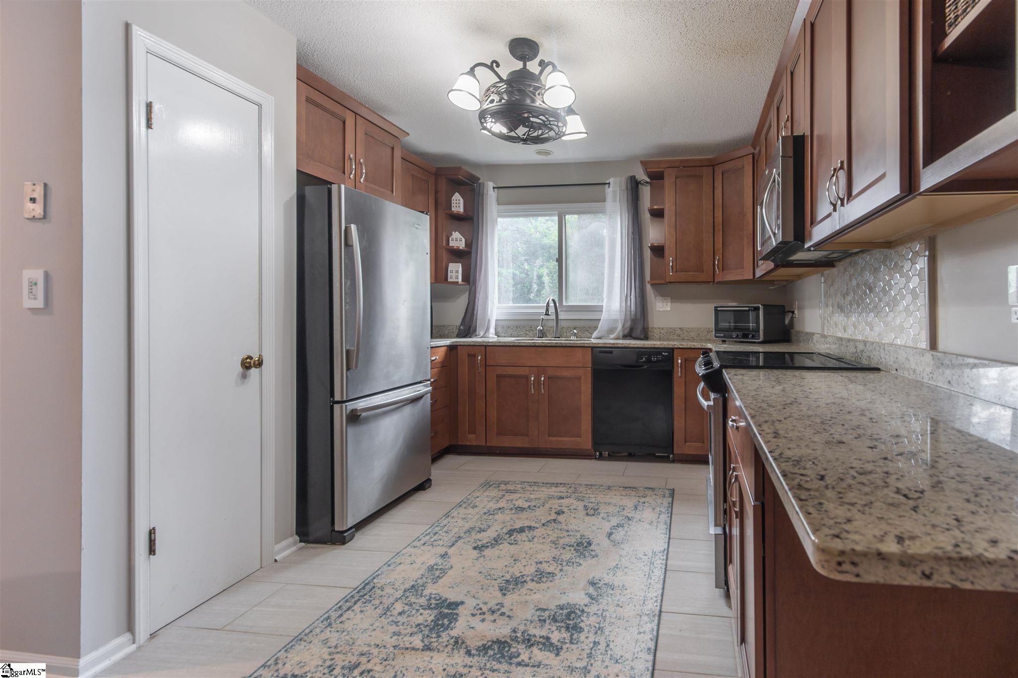 150 Stallings Road, Unit B6 Taylors, SC 29687 - Photo 5 of 20 Gallery Image 5