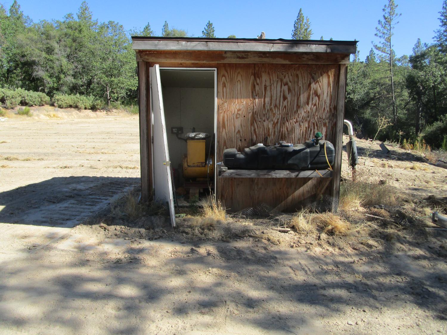24271 Hoyt Crossing Road Nevada City, CA 95959 - Photo 56 of 66 a view of outdoor space with seating area
