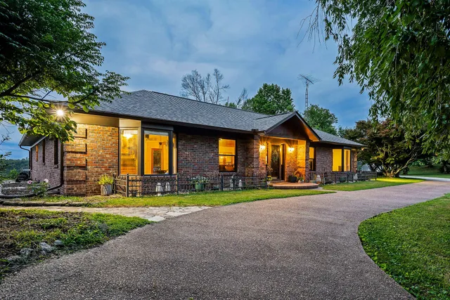 $1,680,000 | 15225 Nashville Highway, Buffalo Valley, TN 38548