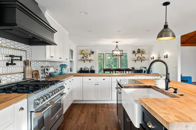 $1,680,000 | 15225 Nashville Highway, Buffalo Valley, TN 38548