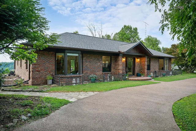 $1,680,000 | 15225 Nashville Highway, Buffalo Valley, TN 38548