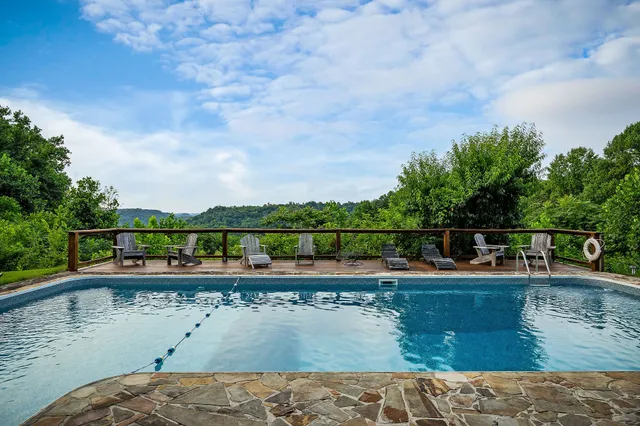 $1,680,000 | 15225 Nashville Highway, Buffalo Valley, TN 38548
