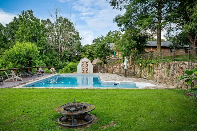 $1,680,000 | 15225 Nashville Highway, Buffalo Valley, TN 38548