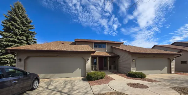 $154,900 | 2381 Cedar Ridge, Unit D, Green Bay, WI 54313