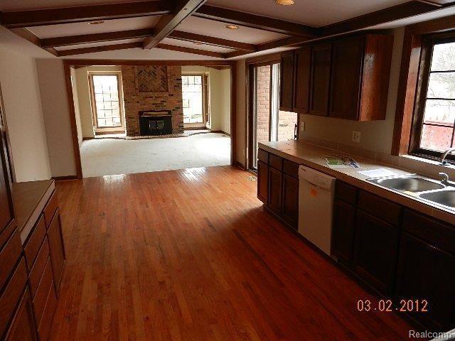 3388 Edmunton Drive Rochester, MI 48306 - Photo 7 of 17 DSCN1736.JPG