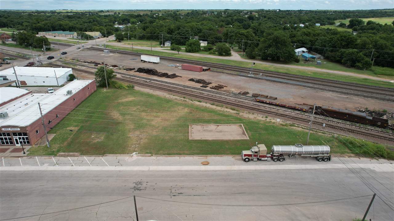 201 North 6th Street Perry, OK 73077 - Photo 1 of 10 Gallery Image 1
