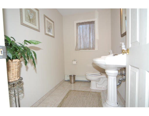 127 Playstead Road Medford, MA 02155 - Photo 11 of 20 Gallery Image 11
