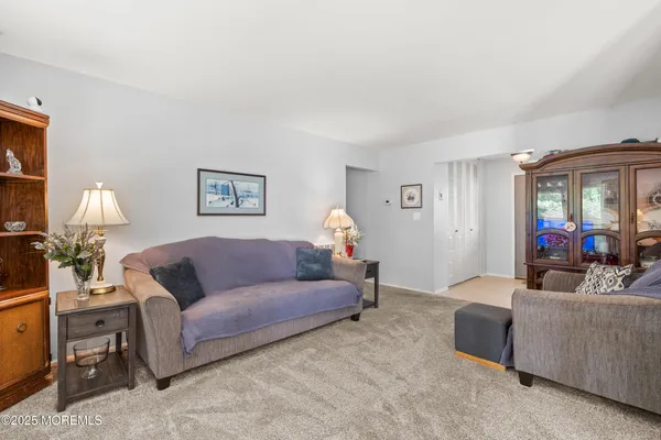 $599,900 | 7 Lamp Post Court, Howell, NJ 07731