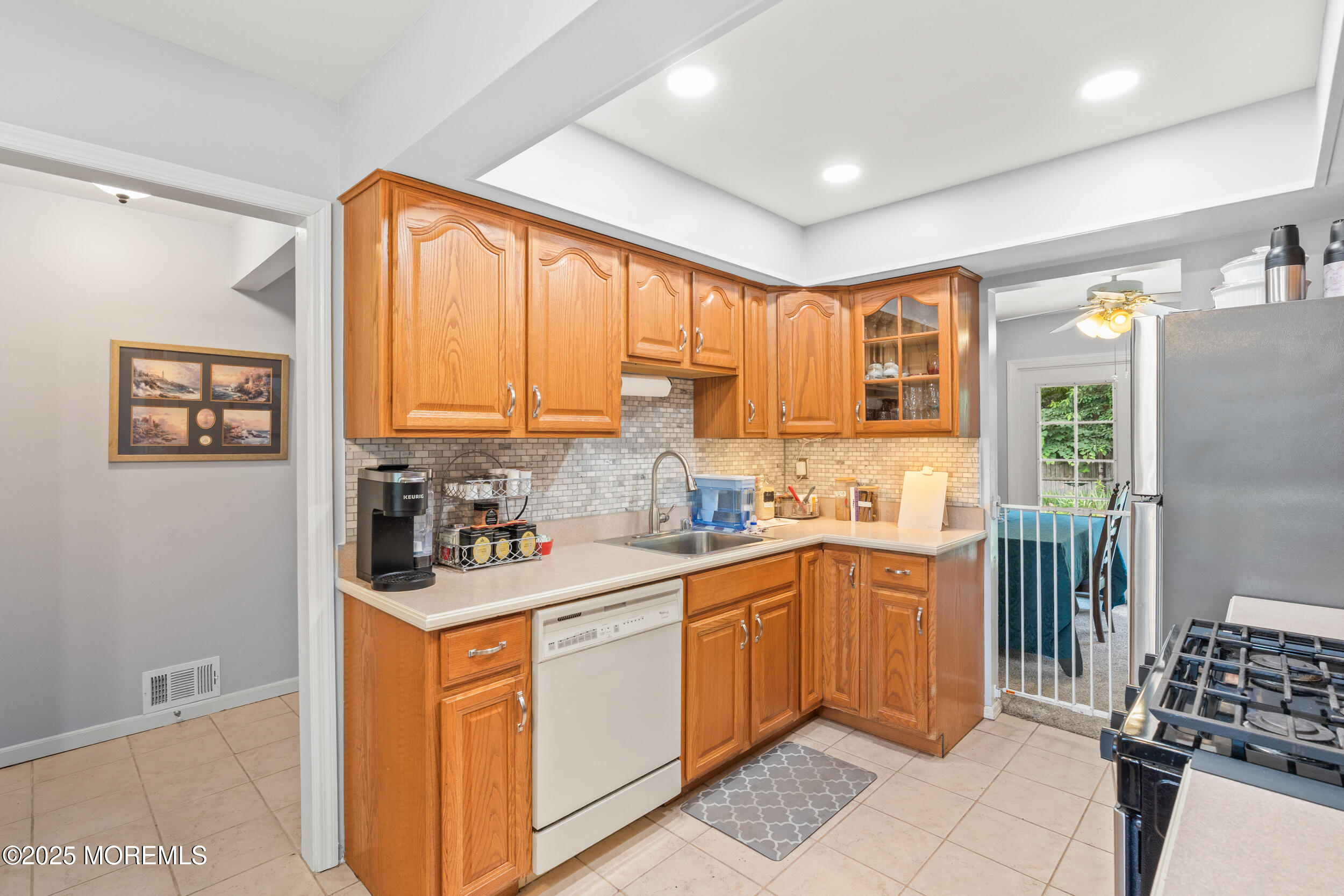 7 Lamp Post Court Howell, NJ 07731 - Photo 19 of 28 039